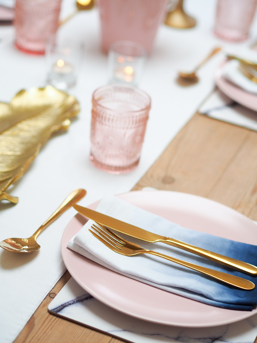 TABLE DECOR | Pink and gold with DIY ombre napkins